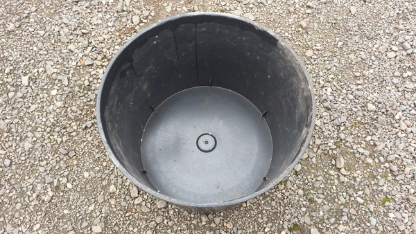 30 gallon squat black tub (23